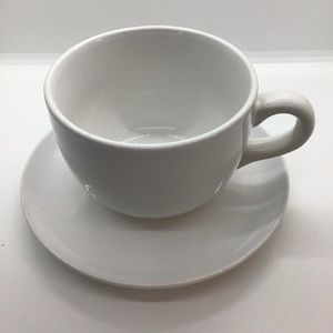 Large white unbranded vintage (2 cup) tea coffee cup with saucer